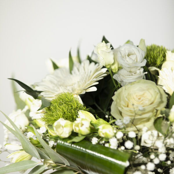 Bouquet bianco Fioreria Pinciroli consegna a domicilio