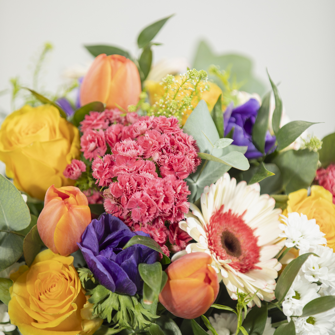 Bouquet fantasia Fioreria Pinciroli consegna a domicilio