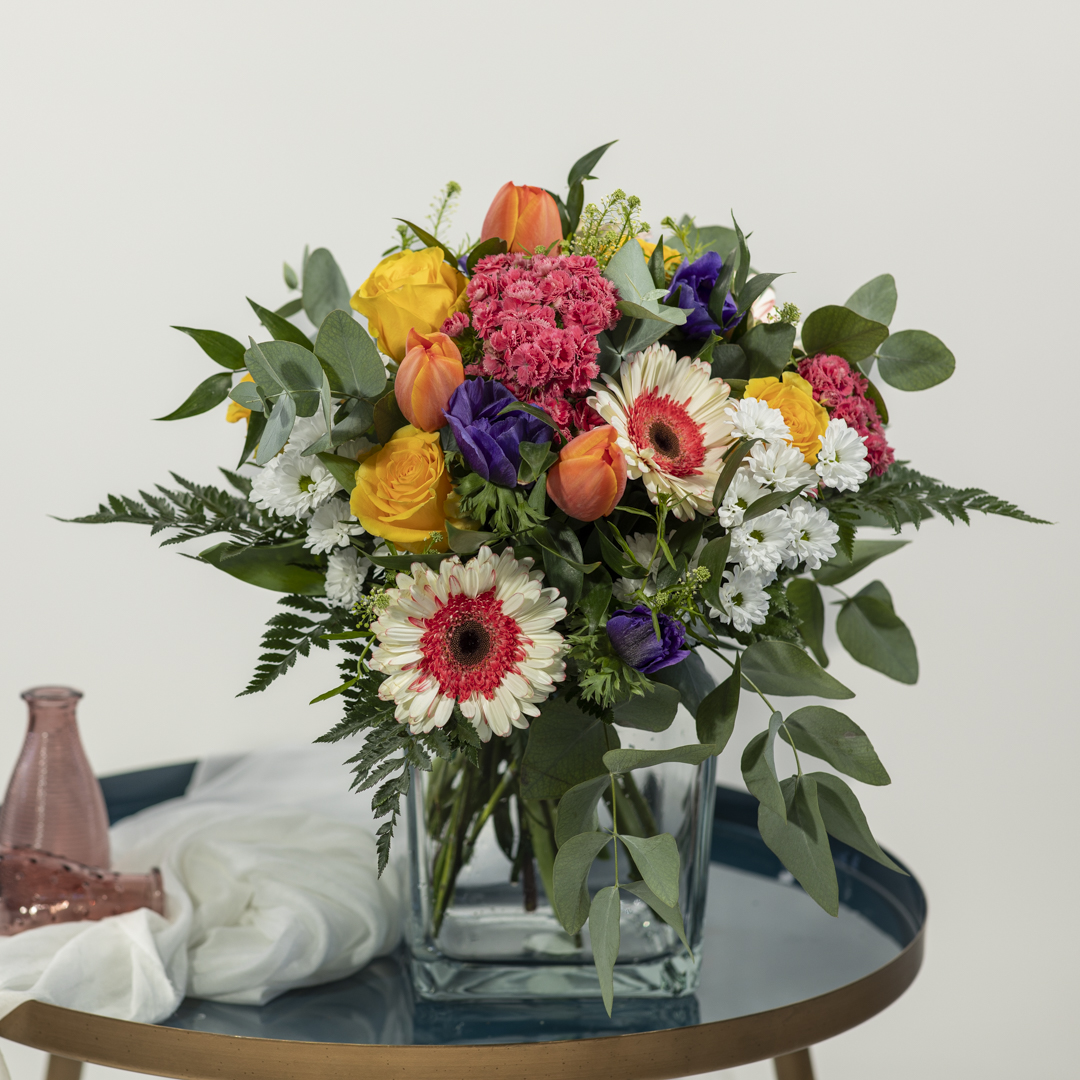 Bouquet fantasia del fioraio Fioreria Pinciroli consegna a domicilio